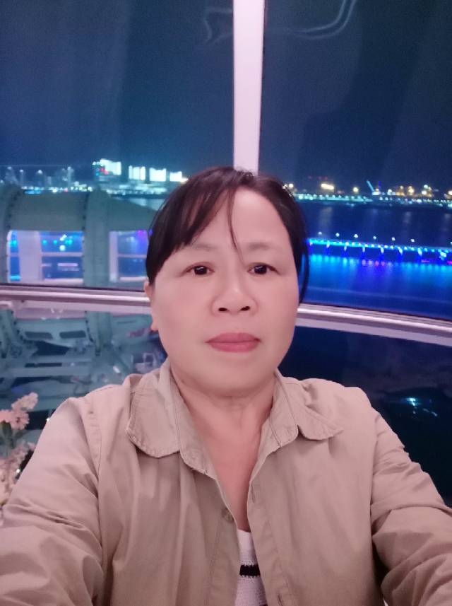 阿姨资料照片