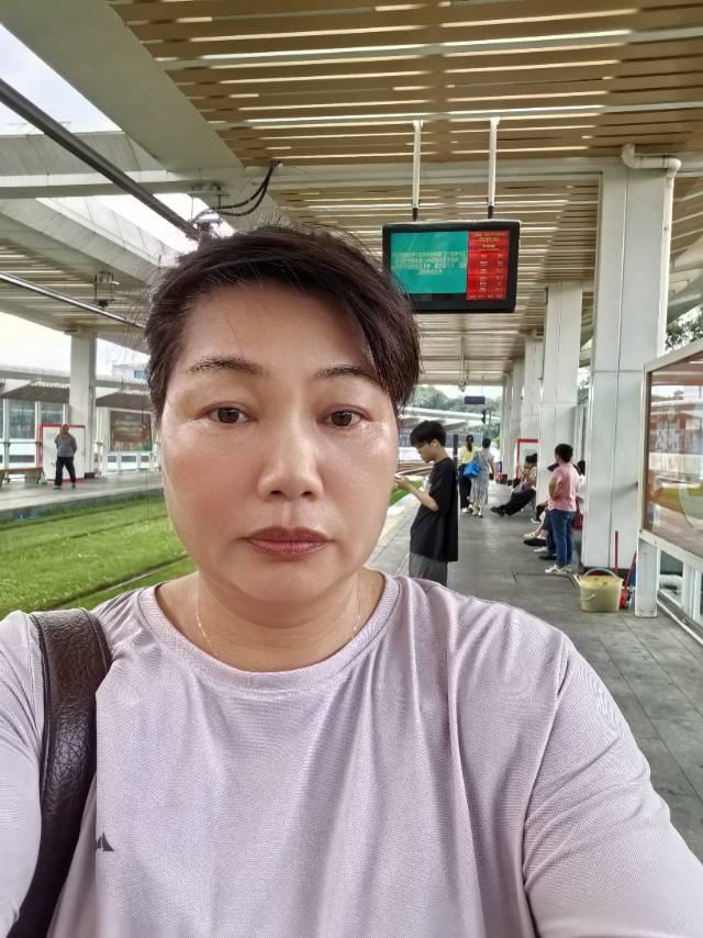 阿姨资料照片