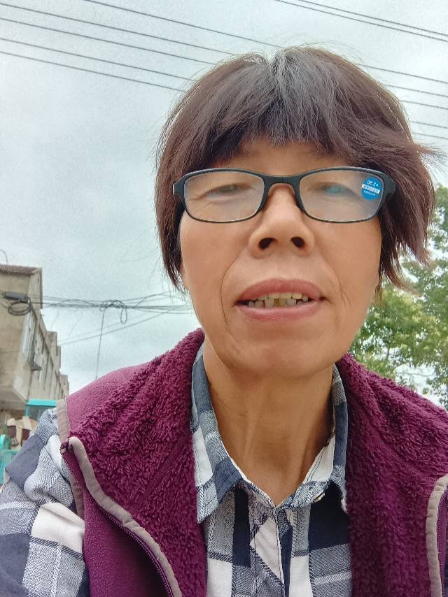 阿姨资料照片