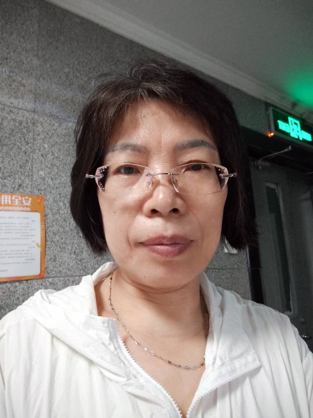 阿姨资料照片