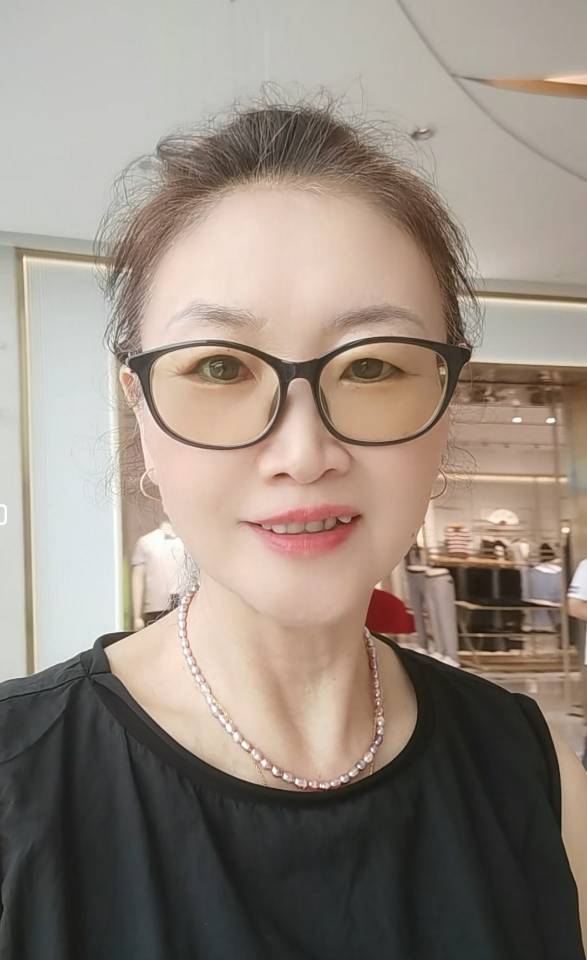 阿姨资料照片