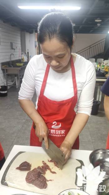 阿姨资料照片