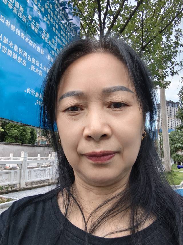 阿姨资料照片