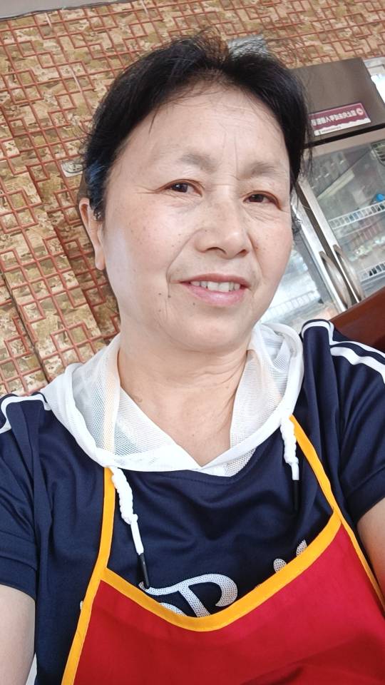 阿姨资料照片
