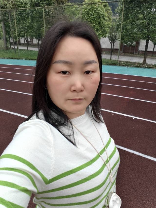 阿姨资料照片