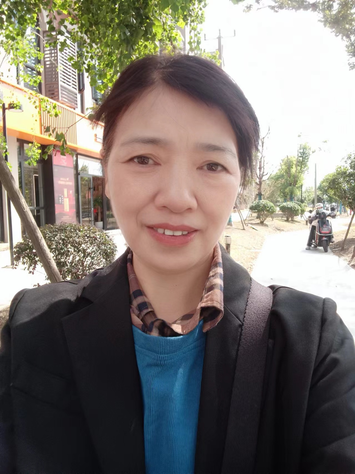 阿姨资料照片