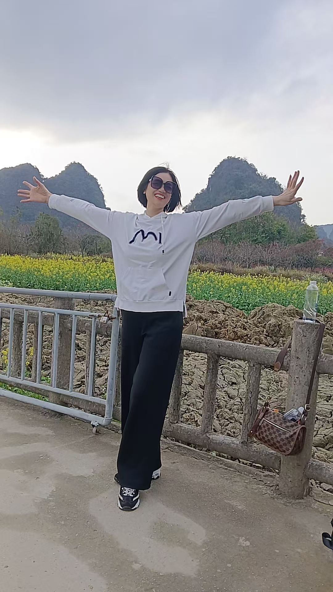 阿姨资料照片