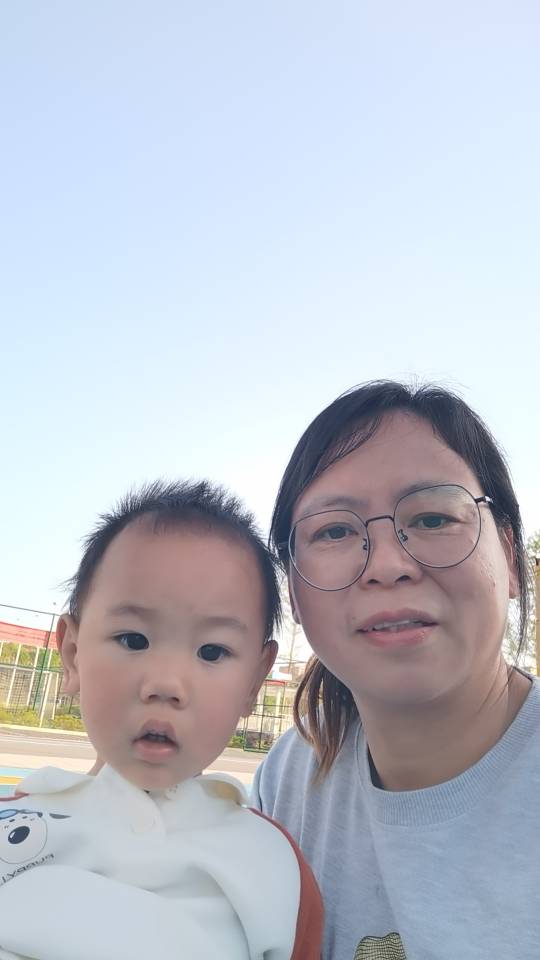 阿姨资料照片