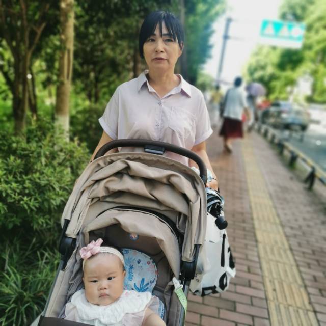 阿姨资料照片