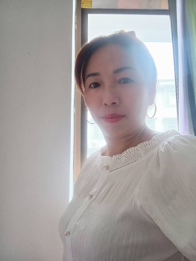 阿姨资料照片