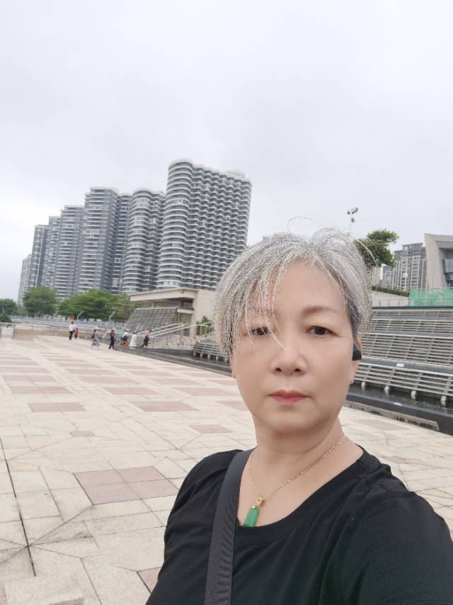 阿姨资料照片