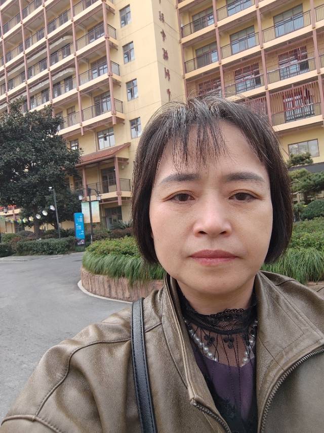 阿姨资料照片