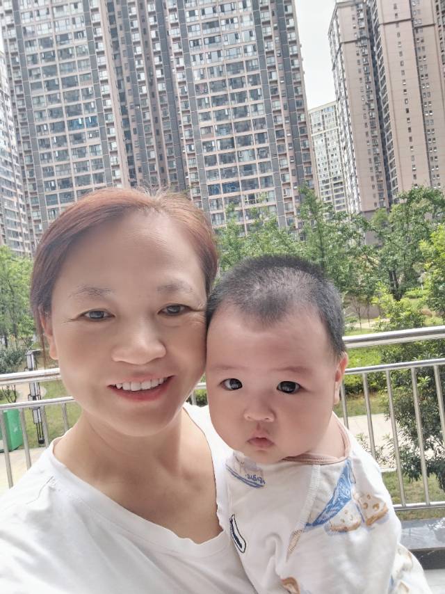 阿姨资料照片