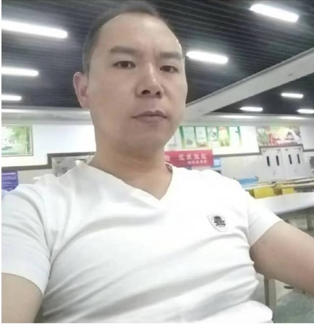 阿姨资料照片