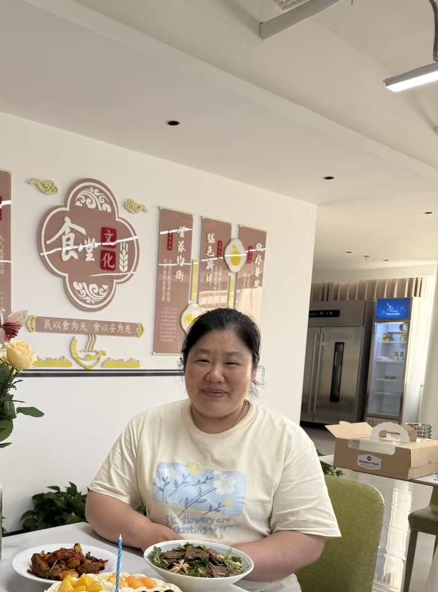 阿姨资料照片