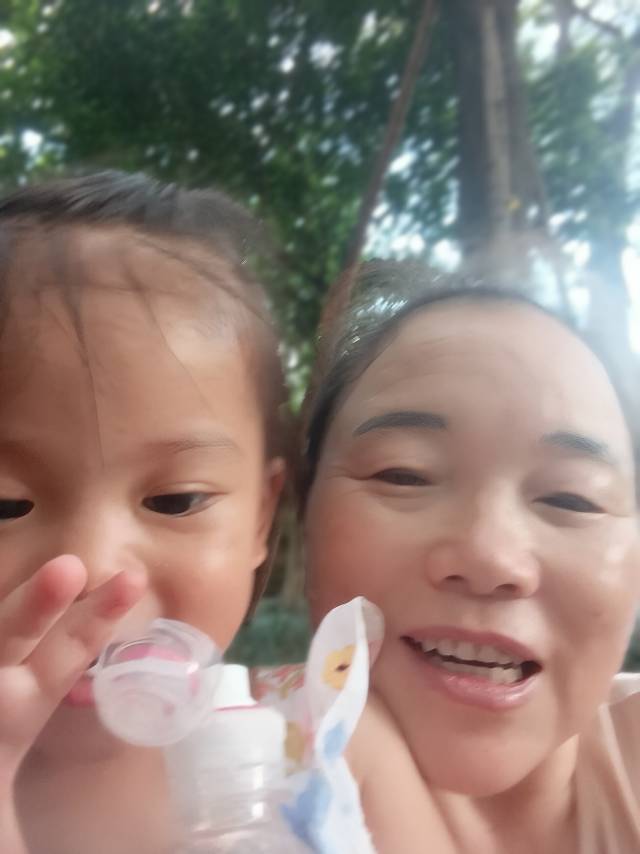 阿姨资料照片