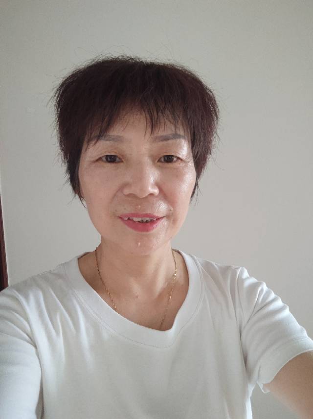 阿姨资料照片