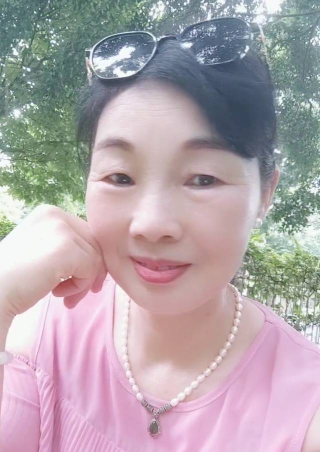 阿姨资料照片