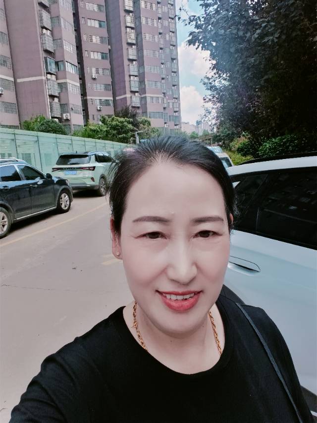 阿姨资料照片