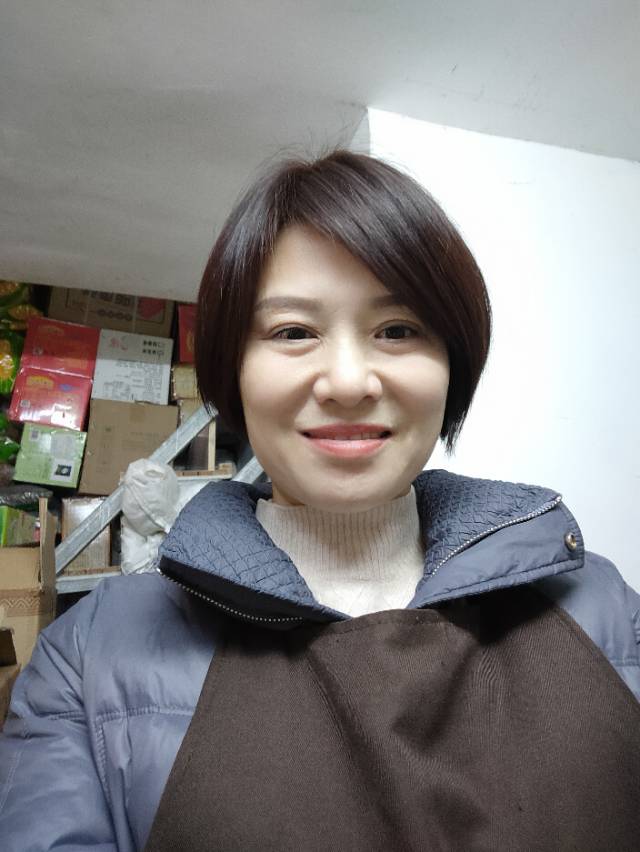 阿姨资料照片