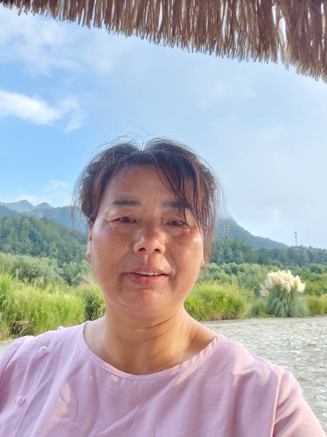 阿姨资料照片