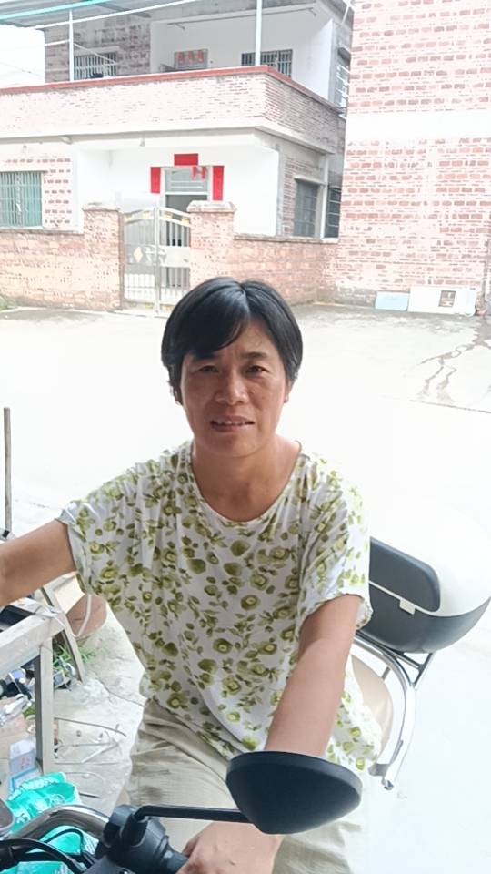 阿姨资料照片