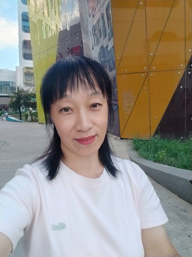 阿姨资料照片