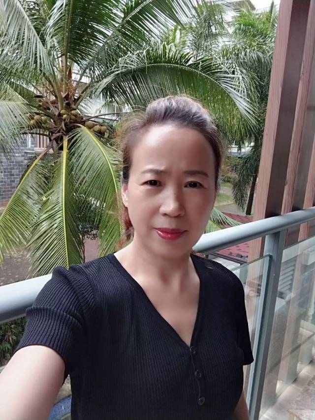 阿姨资料照片
