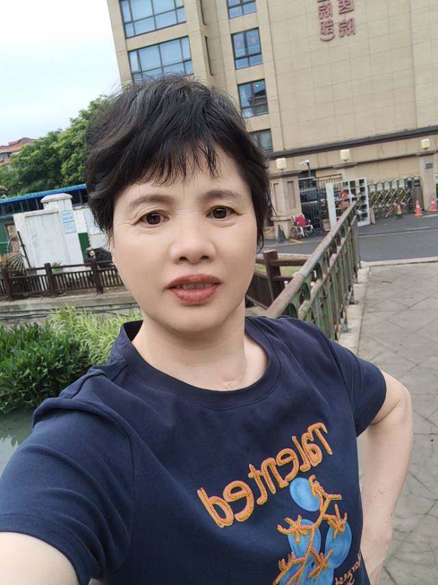 阿姨资料照片