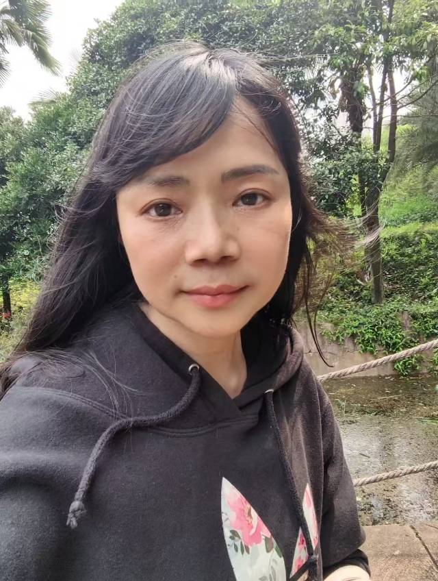 阿姨资料照片
