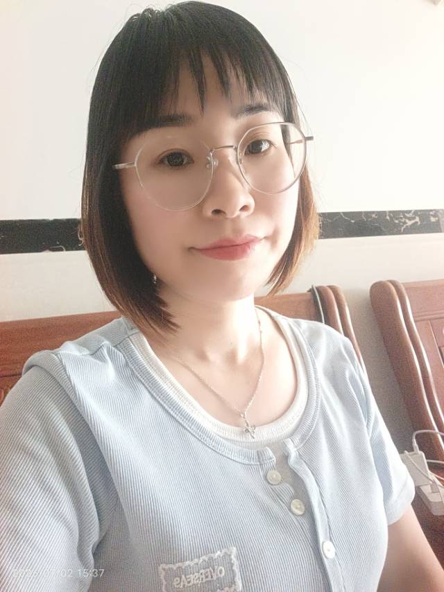 阿姨资料照片