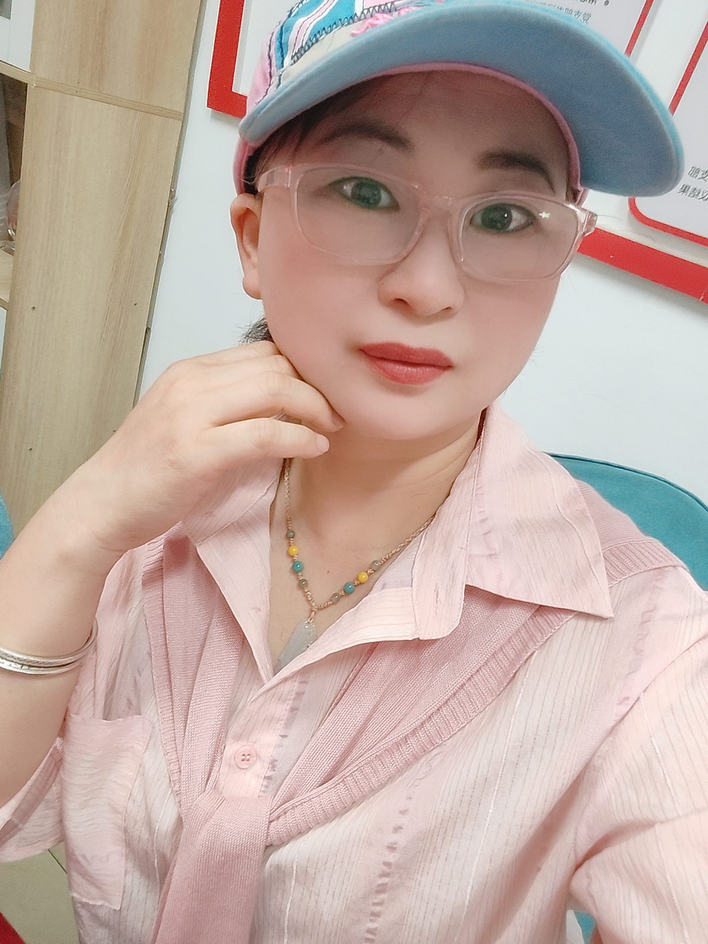 阿姨资料照片