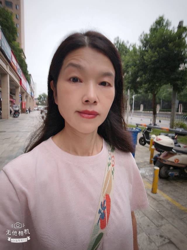 阿姨资料照片