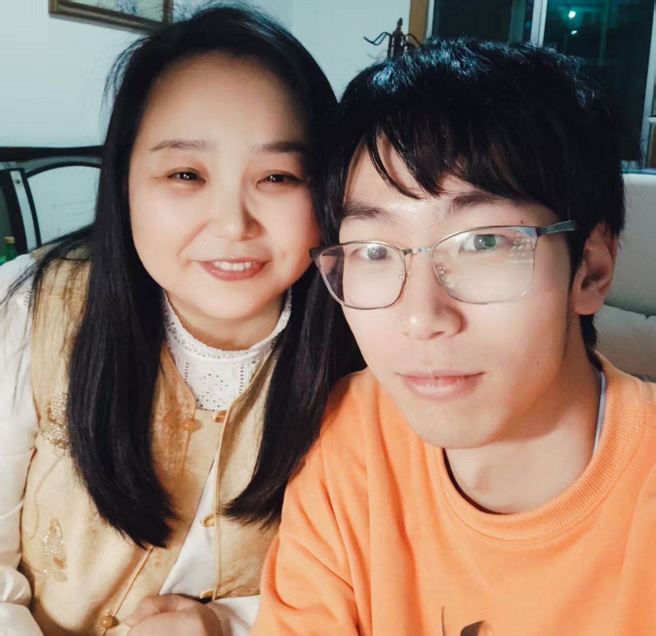阿姨资料照片