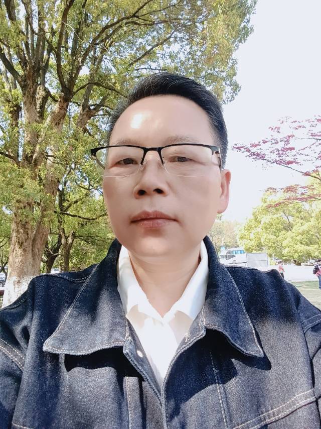 阿姨资料照片