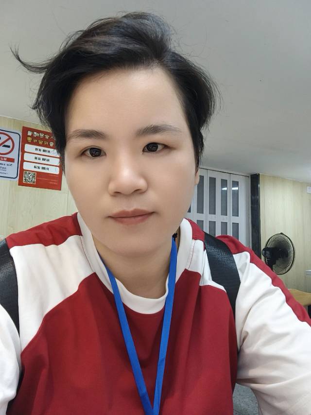 阿姨资料照片