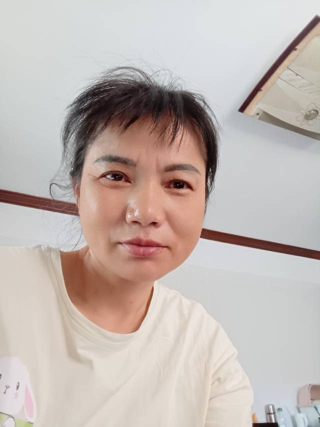 阿姨资料照片