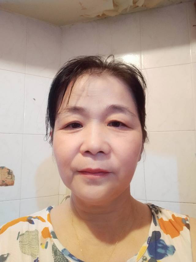 阿姨资料照片