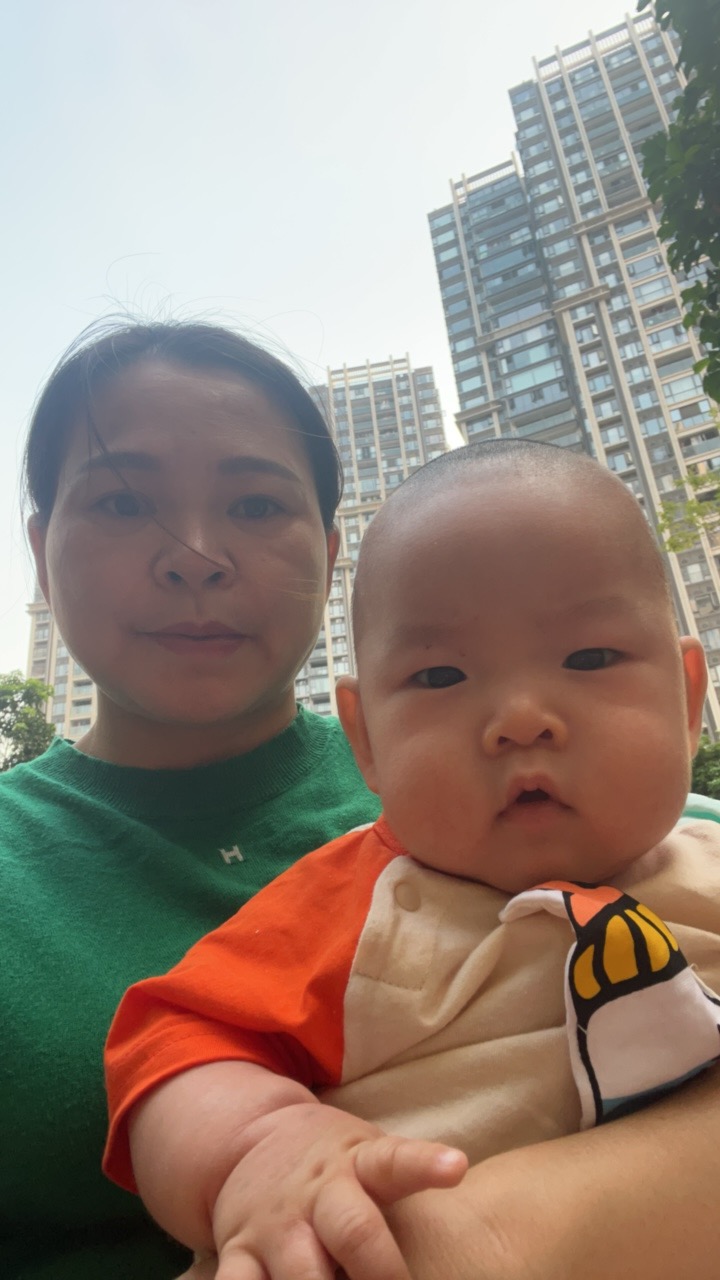 阿姨资料照片