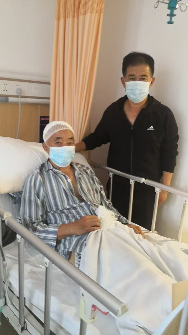 孙护工照片