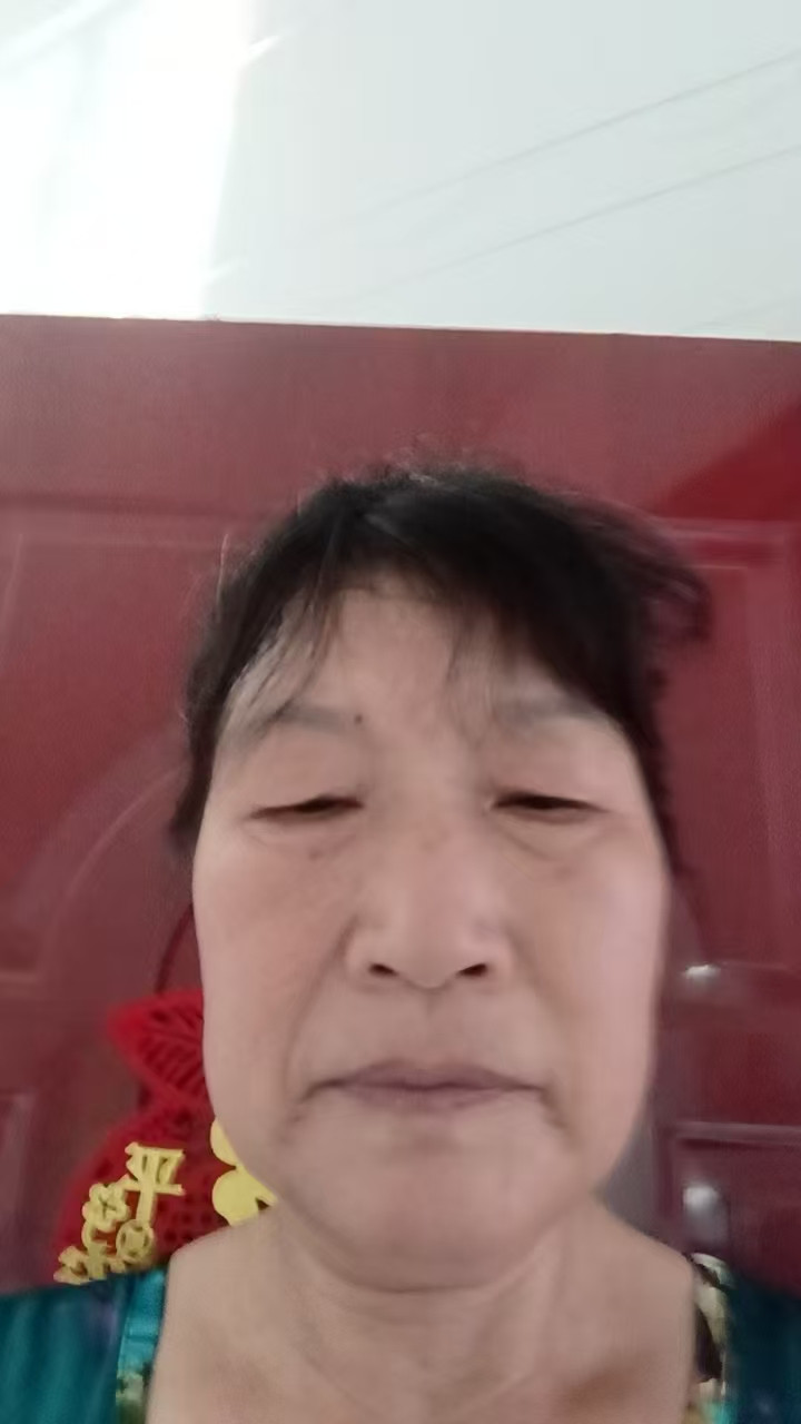 毕阿姨照片