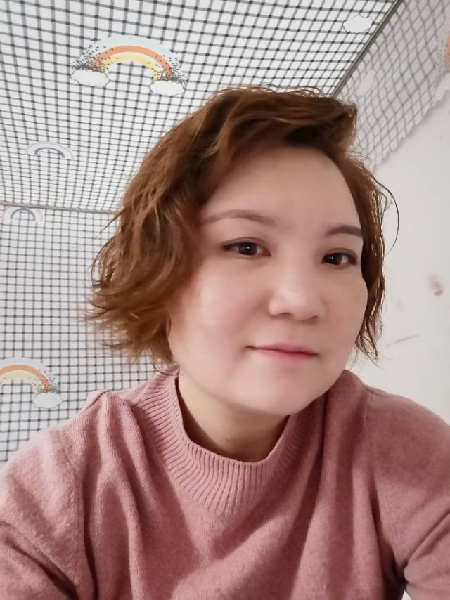 侯护工照片