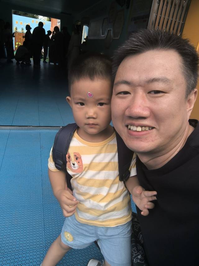 张护工照片