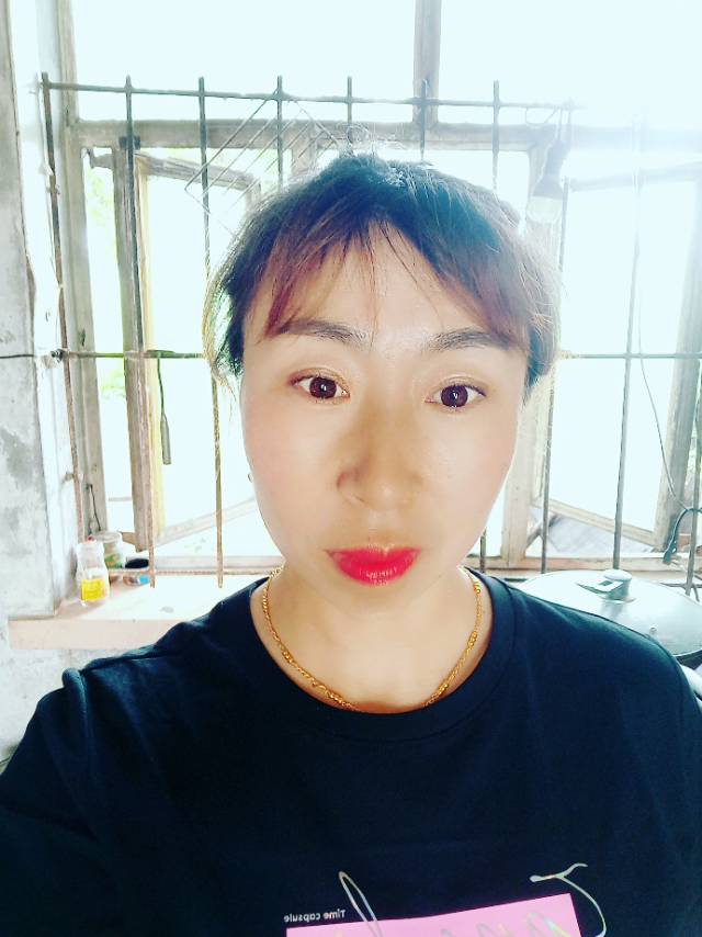 阿姨资料照片