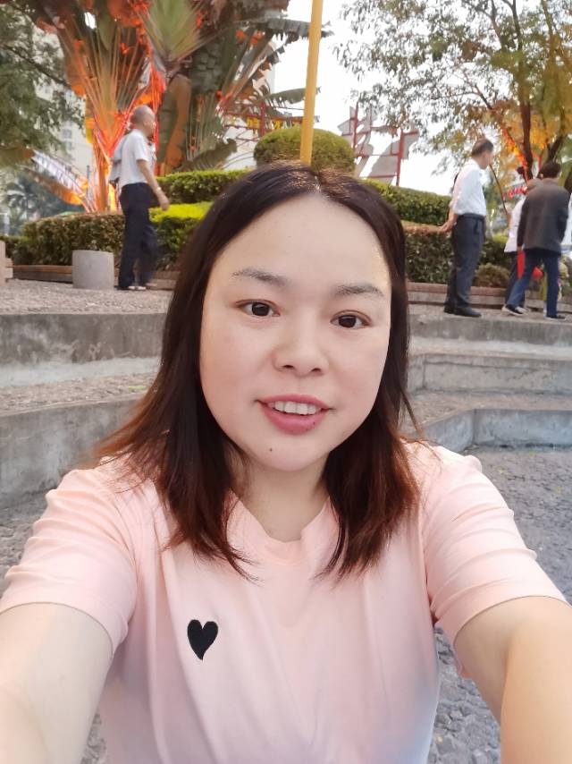 小阿姨照片