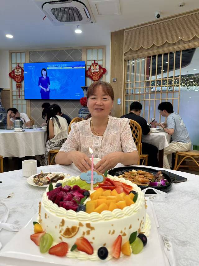 张阿姨照片