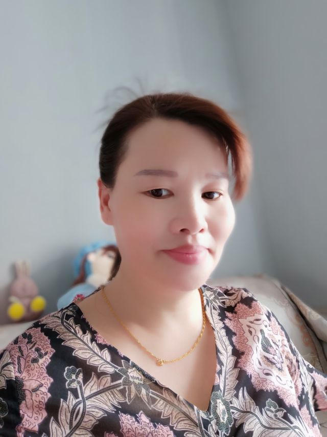 易阿姨照片