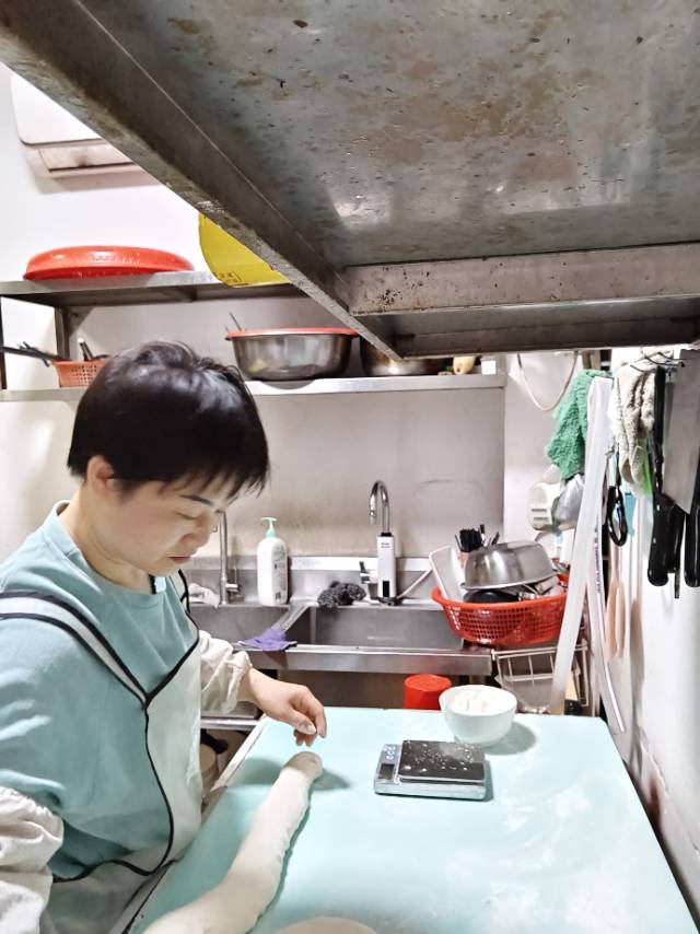 阿姨资料照片