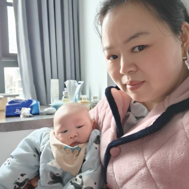 阿姨资料照片