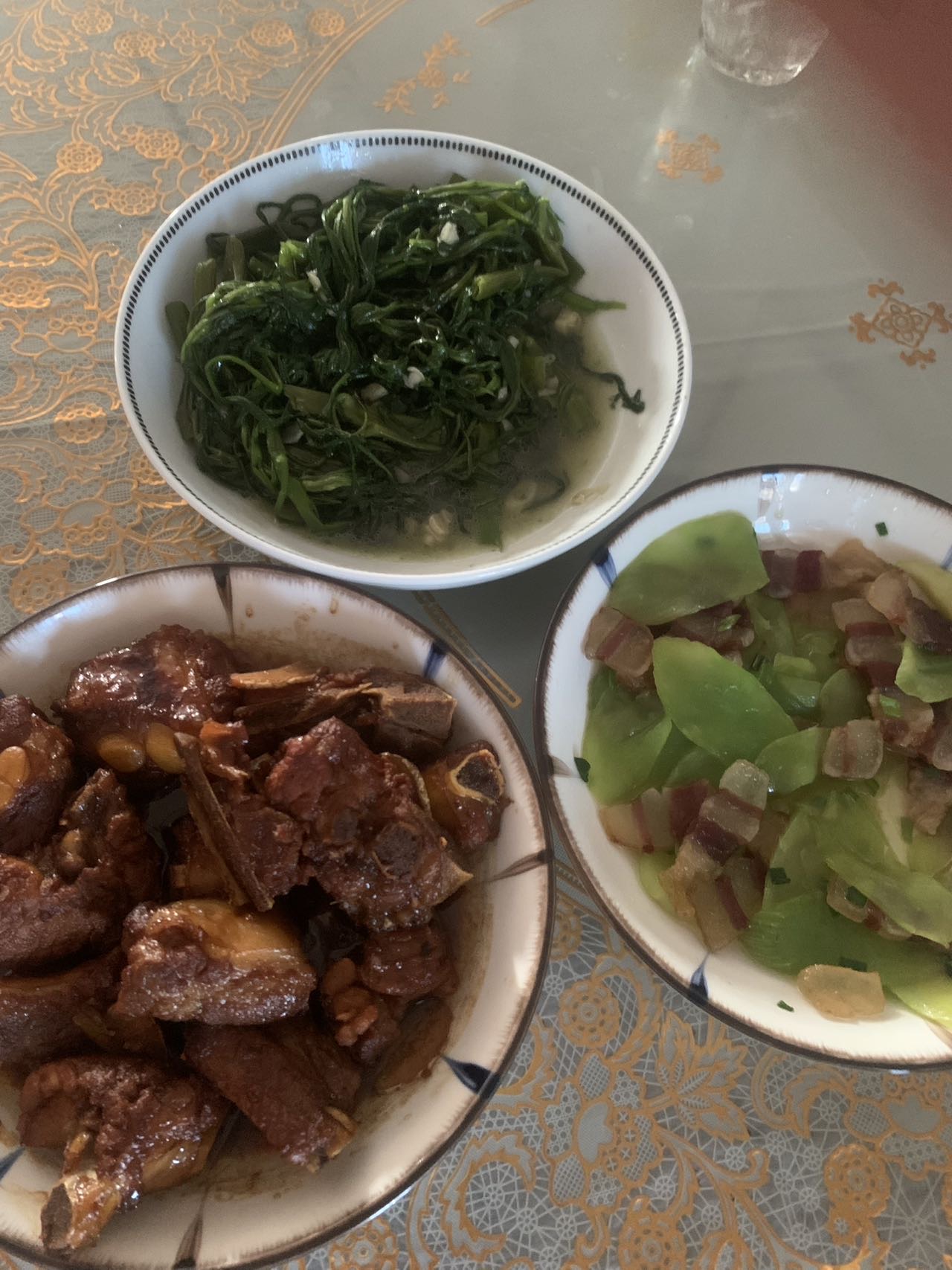 庞阿姨照片